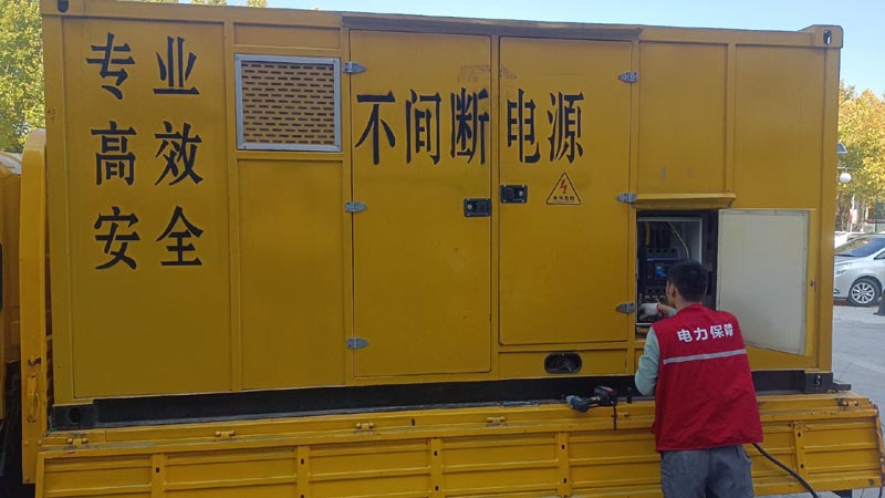 沙湾柴油发电机组和UPS电源配合使用时，如何避免切换过程中的电力中断？